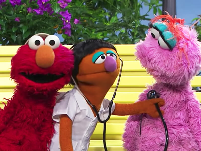elmo, lola y doctor