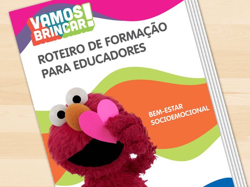 elmo segurando um coração